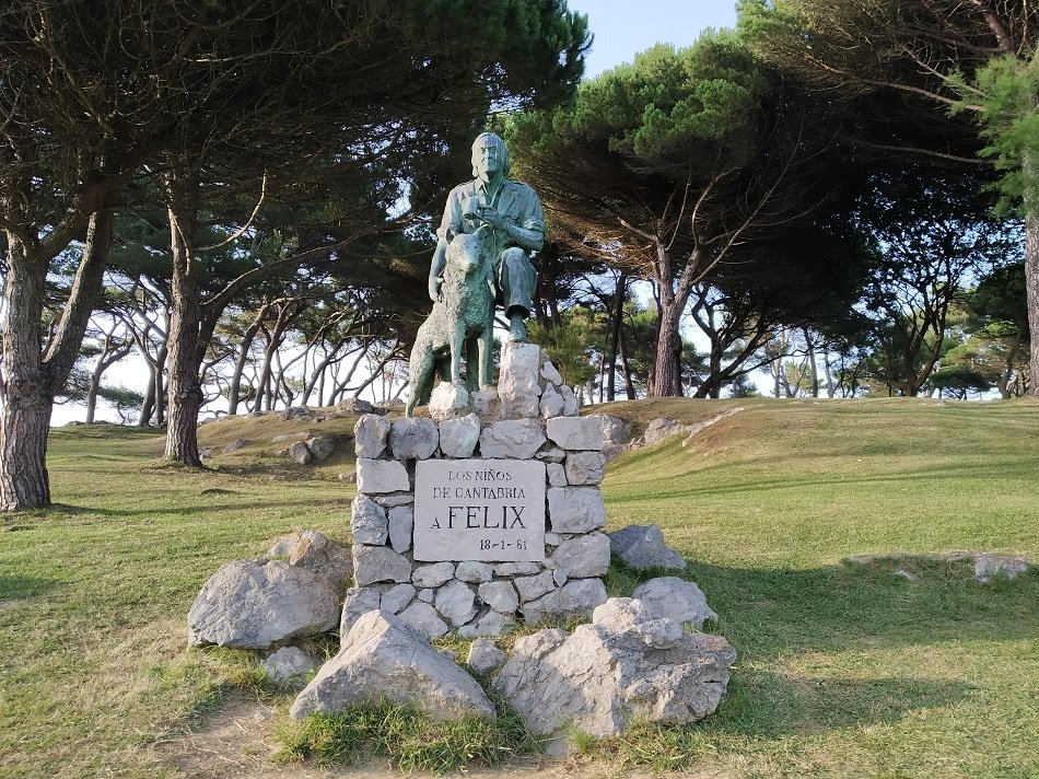 Estatua-Féliz-Rodríguez-de-la-Fuente